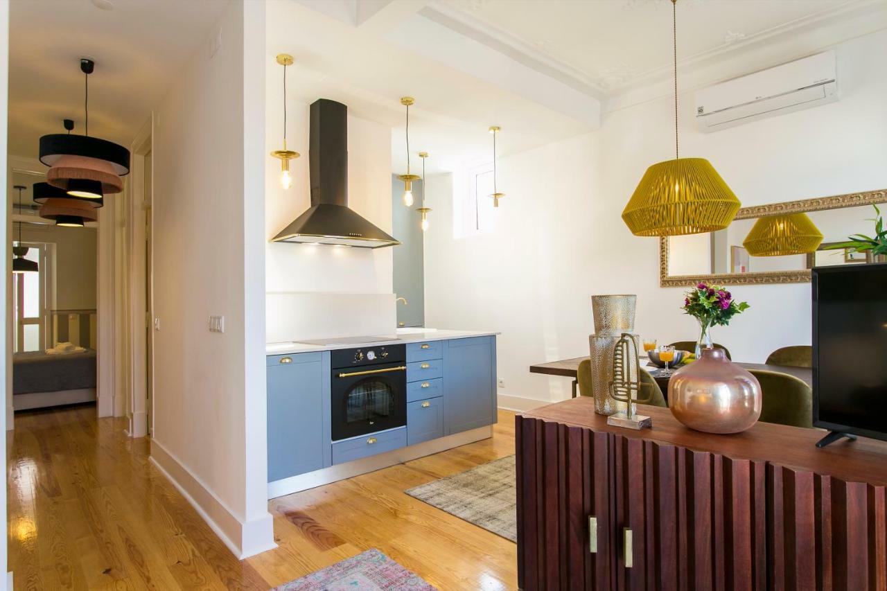 2 beautiful suites upscale flat embracing Tejo! Lisboa Exterior foto