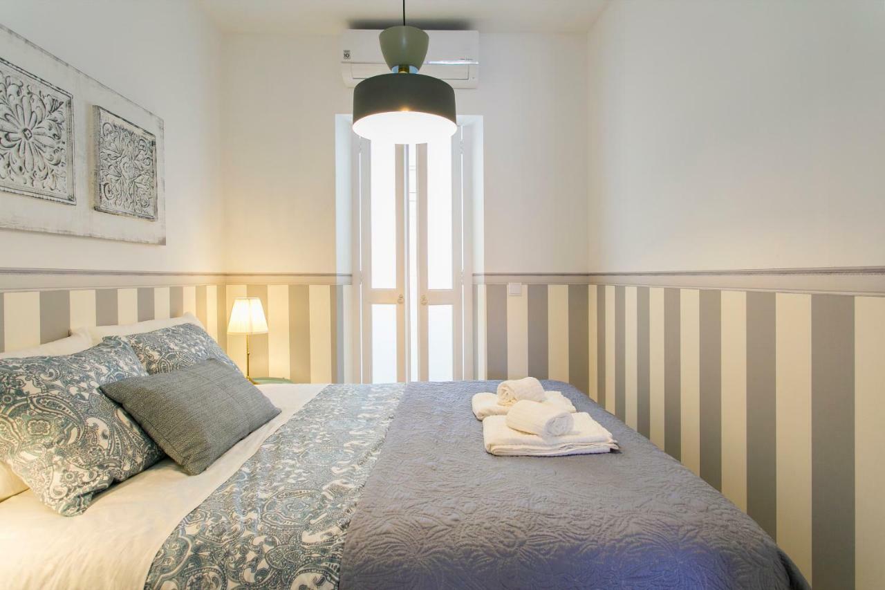 2 beautiful suites upscale flat embracing Tejo! Lisboa Exterior foto