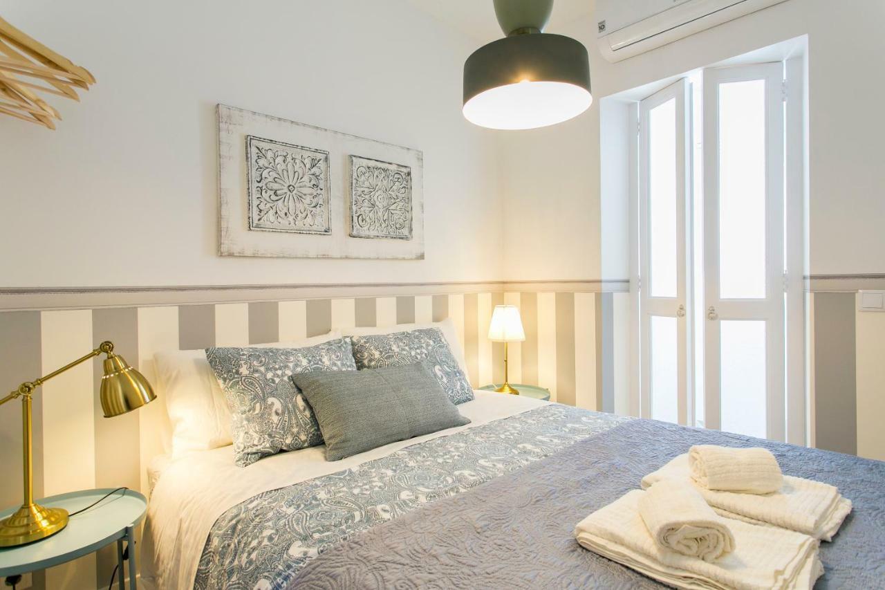 2 beautiful suites upscale flat embracing Tejo! Lisboa Exterior foto